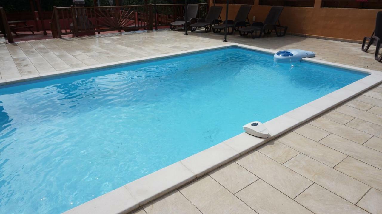 Les Gites Du Bonheur Deshaies Bagian luar foto